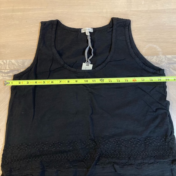 Chic Split Back Embroidered Overlay Sleeveless Midi Dress - Picture 3 of 6